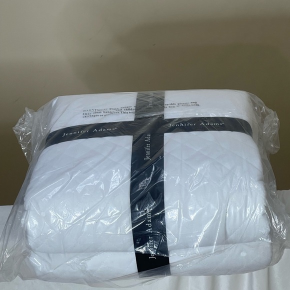 White Quilt Set - Picture 6 of 7